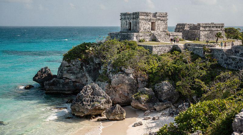 Tulum — Ruinen über der Karibik
