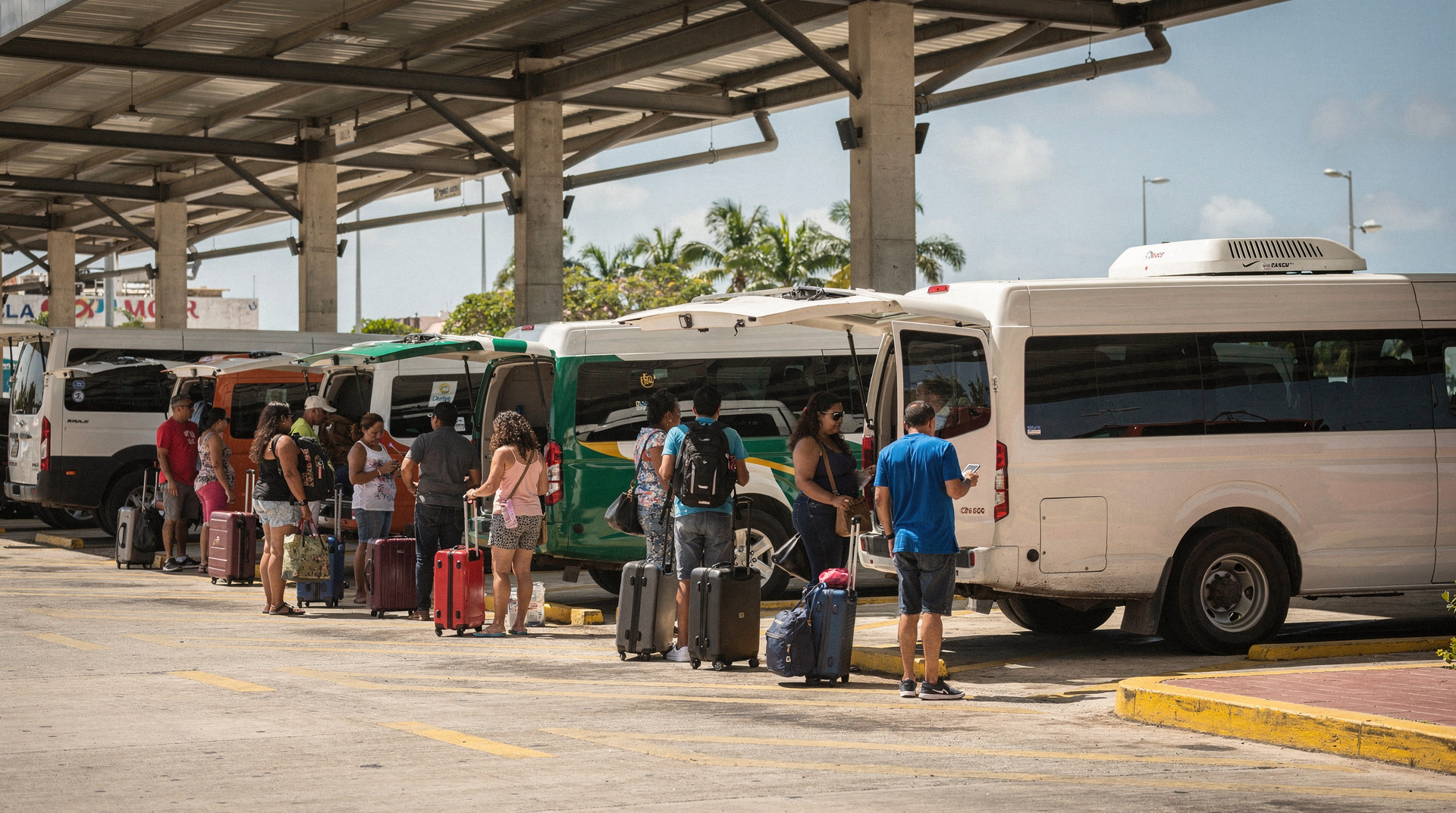Flughafen Cancún zur Hotelzone: alle Optionen, echte Preise